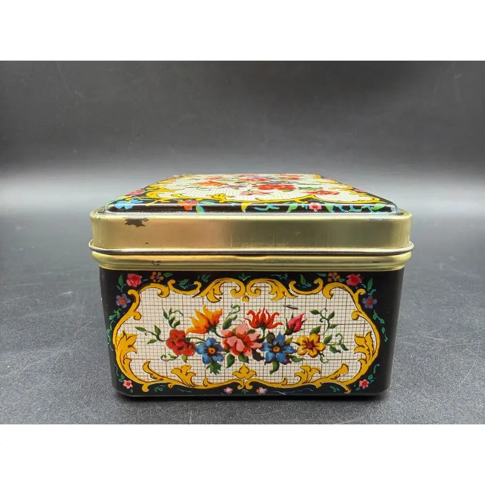 Vintage Daher Ware Floral Tin England Faux Needlepoint Tapestry Trinket Box 4x3